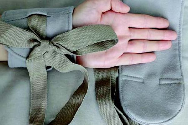 Hasta sabitleme aparatları